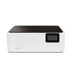 Flux Ador Laser mit 60W MOPA und 40W Diodenlaser graviert und schneidet Metall, Holz und Kunststoff präzise für schnelle Anwendungen.