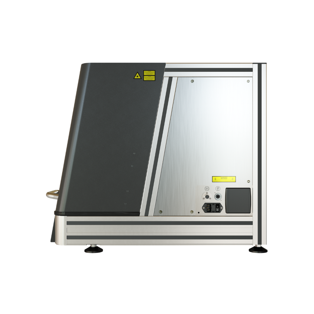 Lotus nMeta MOPA-Faserlaser markiert Metallkomponenten präzise mit Logos, Seriennummern und Codes für effiziente Industrieprozesse.