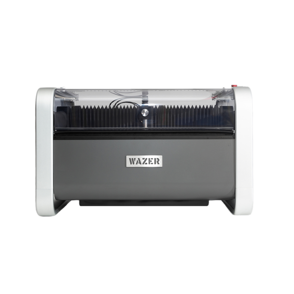 WAZER Desktop CNC Wasserstrahlcutter schneidet Metall, Glas und Kunststoff präzise ohne Hitzeeinfluss.