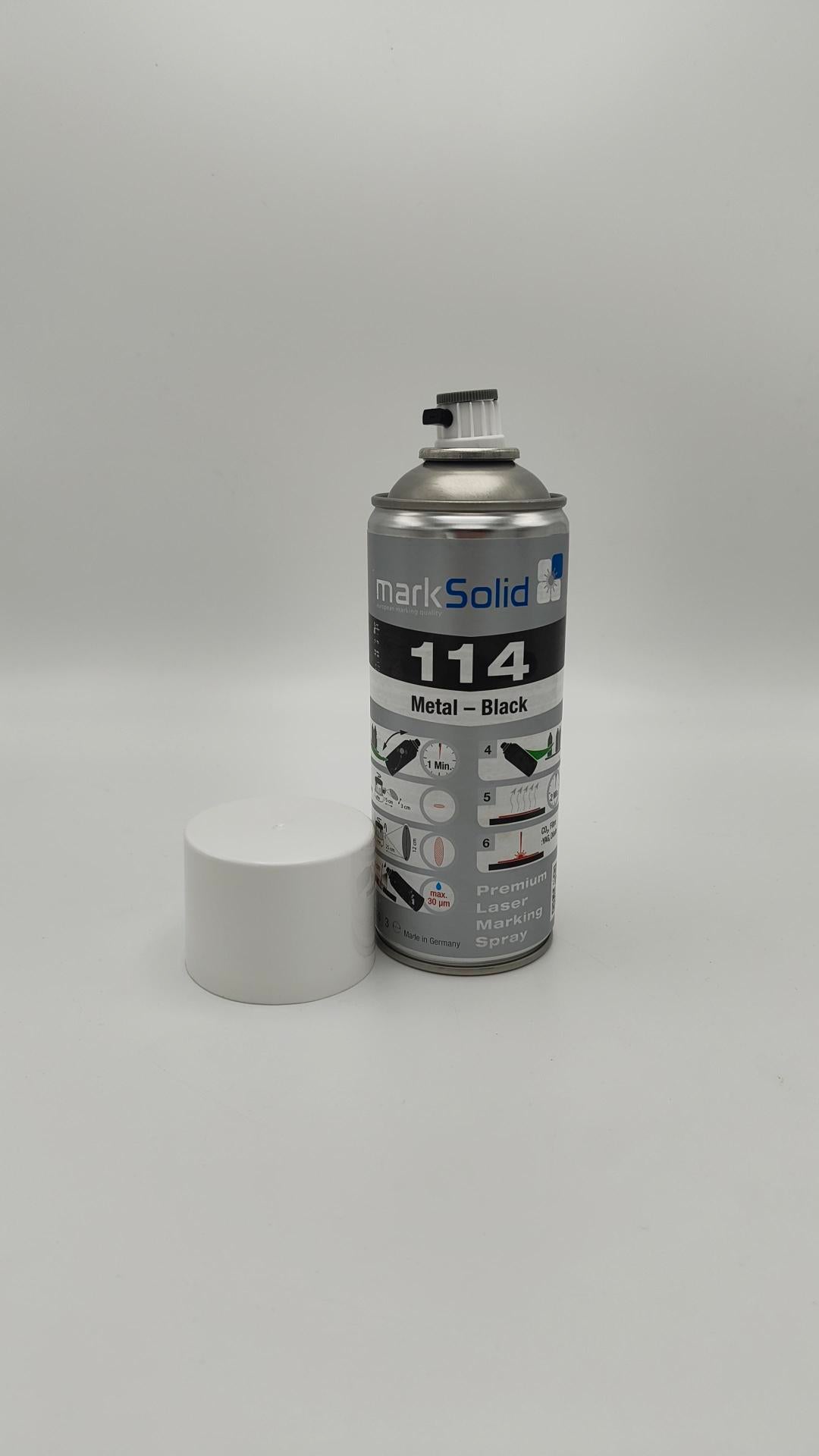 markSolid 114 Laser-Markierungsspray für dauerhafte und kontrastreiche Lasergravuren auf Edelstahl, Kupfer, Messing und weiteren Metallen.