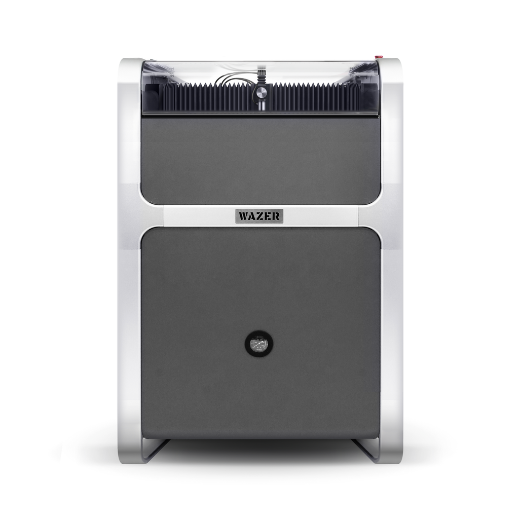 WAZER Pro Wasserstrahlcutter mit automatischer Austragung und webbasierter Steuerung für effiziente Serienfertigung und Präzisionsschnitte.