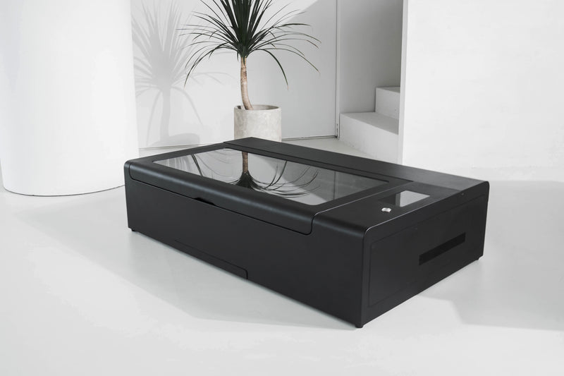 Professioneller FLUX Hexa 60W Lasercutter mit großem Arbeitsbereich für präzise Materialbearbeitung, Prototypenfertigung und individuelle Designs.
