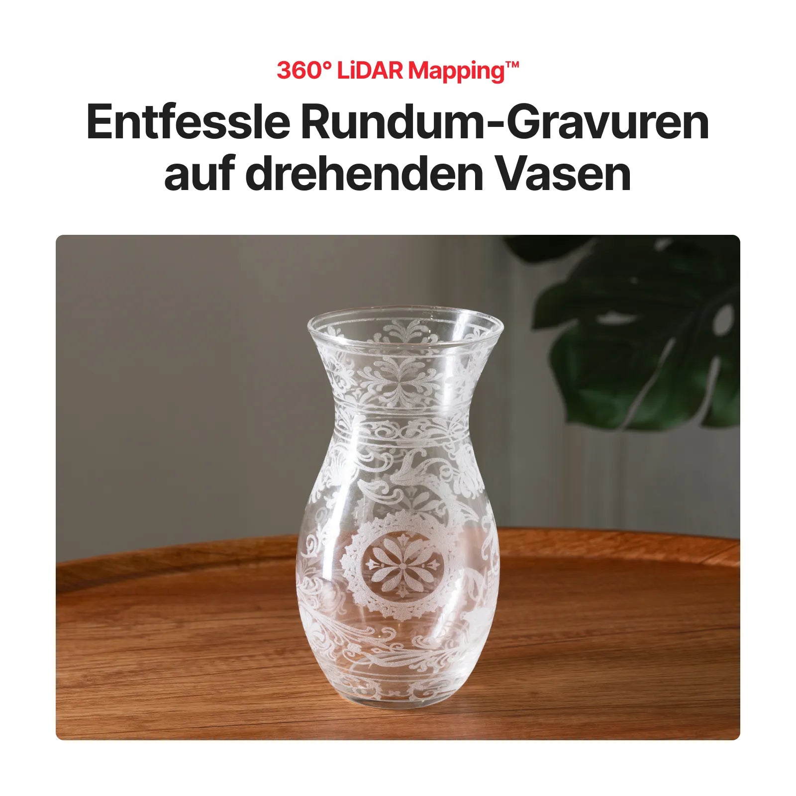 Entfessle Rundum-Gravuren auf drehenden Vasen.