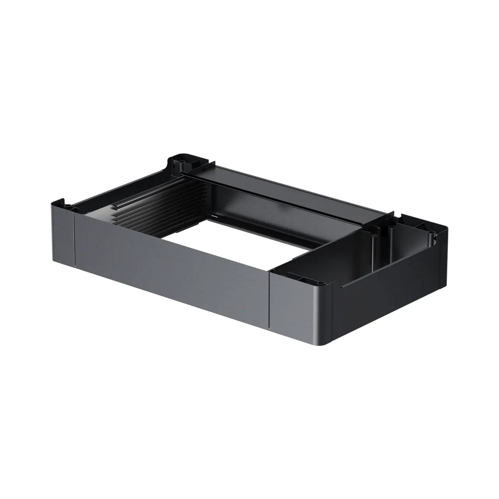 xTool Erhöhungsbasis für den P2 CO2 Laser Cutter zur Nutzung der RA2 Pro Rotationseinheit und Fördervorrichtung.